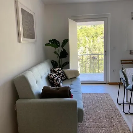 Placido River House Apartment *